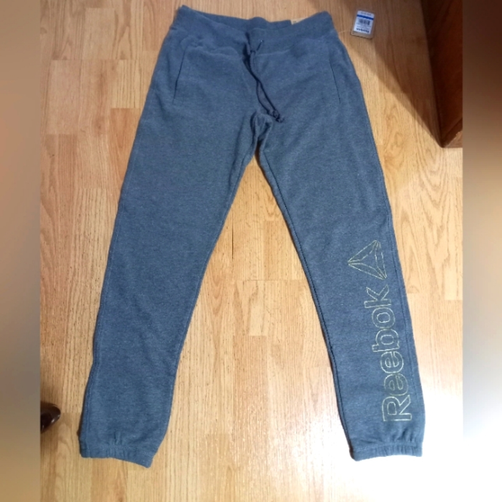Reebok studio pant. NWT.  Size xs